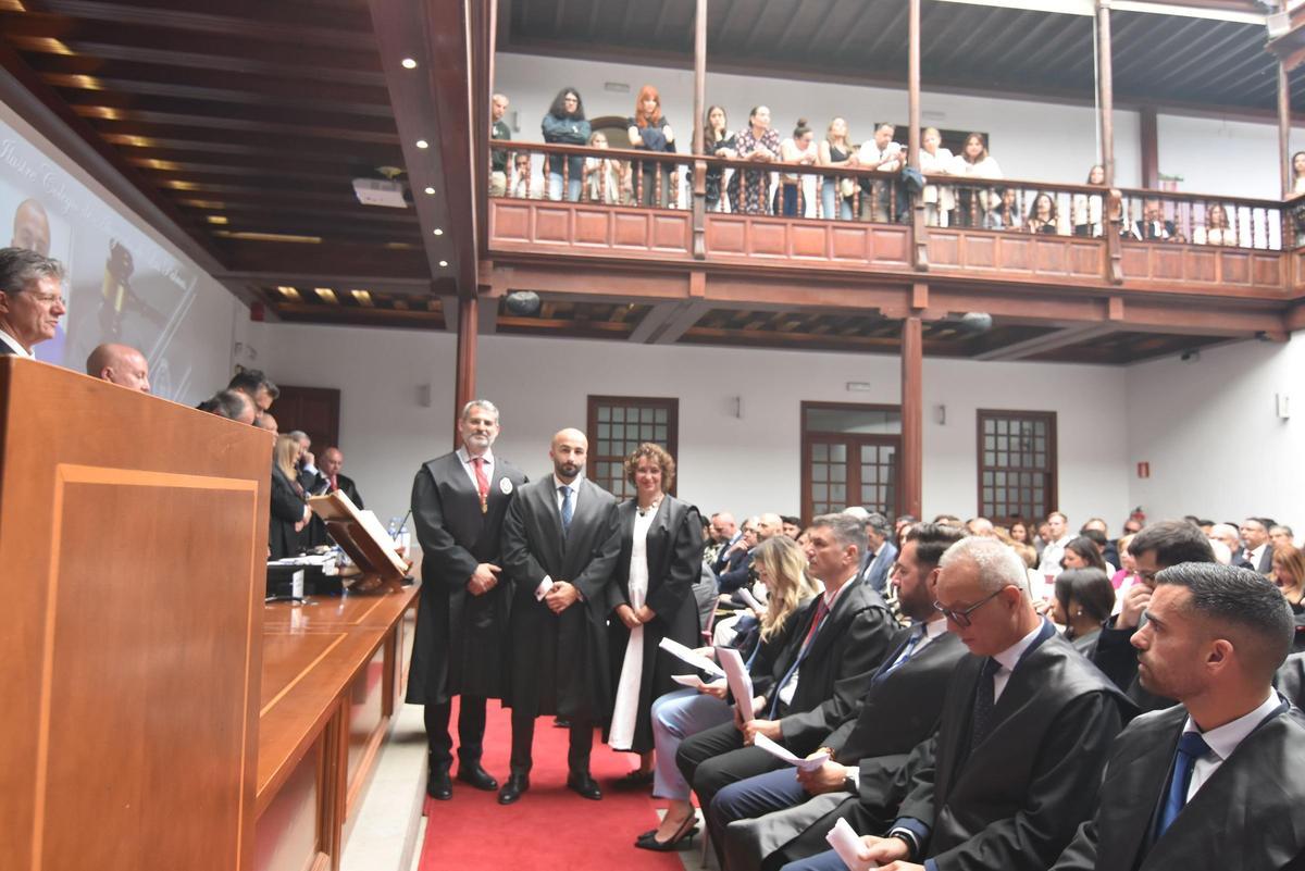 El Ilustre Colegio de Abogados de Las Palmas celebra la jura de nuevos letrados y homenajea a sus colegiados con 25 y 50 años de trayectoria