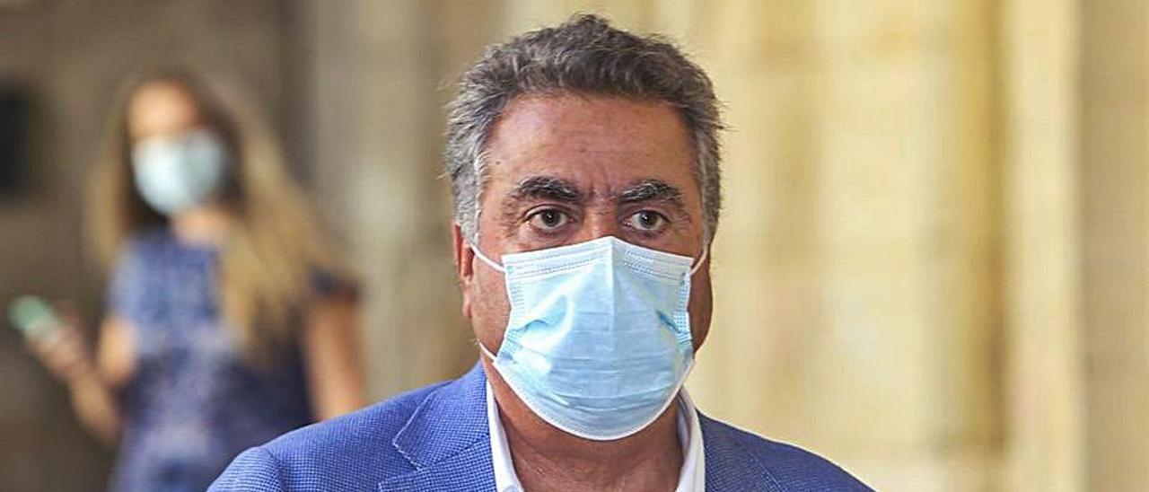 Enrique Ortiz a su llegada a una sesión del juicio. | MANUEL R. SALA