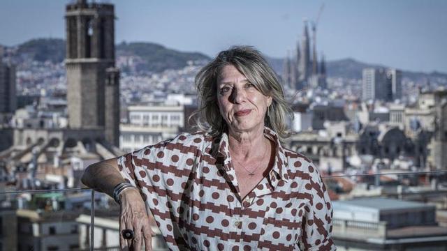 Carmen Zapata, alcaldessa de la nit de Barcelona, a la terrassa de l’Ajuntament. | MANU MITRU