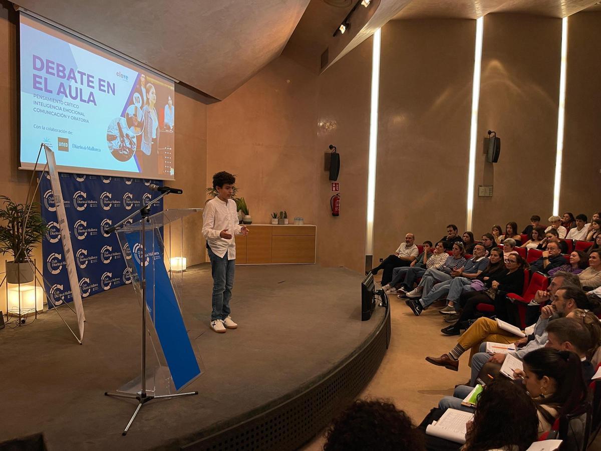 Uno de los participantes durante su intervención