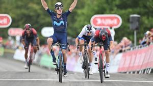 Gonzalo Serrano se impone en la cuarta etapa de la Vuelta a Gran Bretaña.