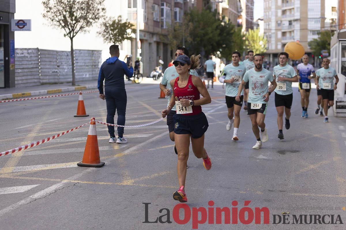 Carrera '10K Assota por ti' en Caravaca (salida y giro primera vuelta)