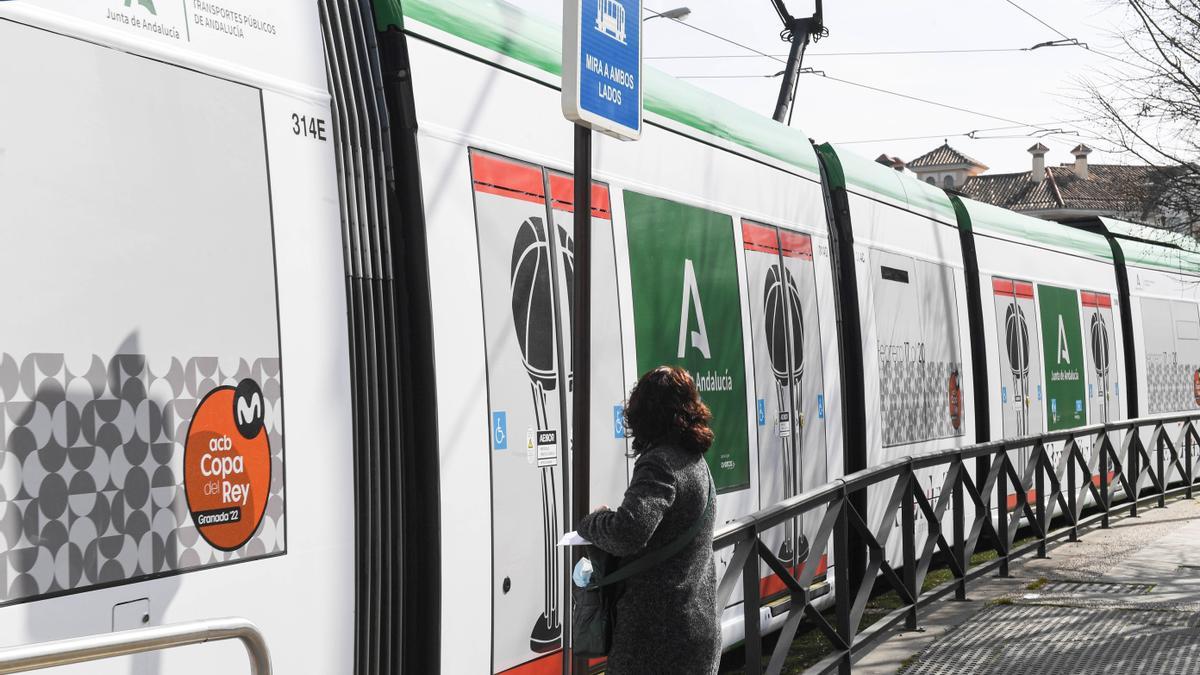 Un convoy del metro de Granada