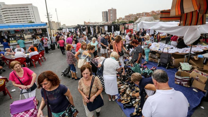 El mercadillo de los miércoles regresa al recinto ferial.