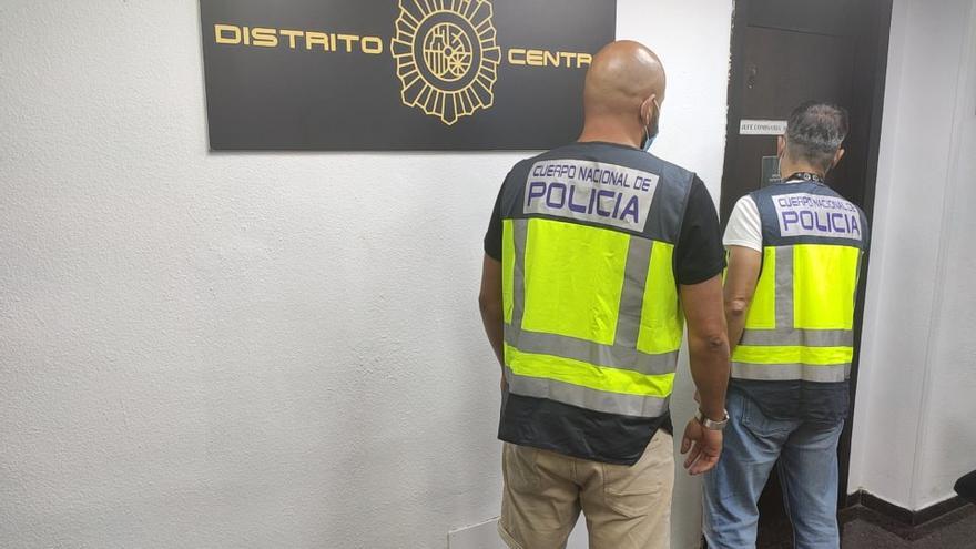 Agentes del Grupo de Investigación Centro de la Policía Nacional