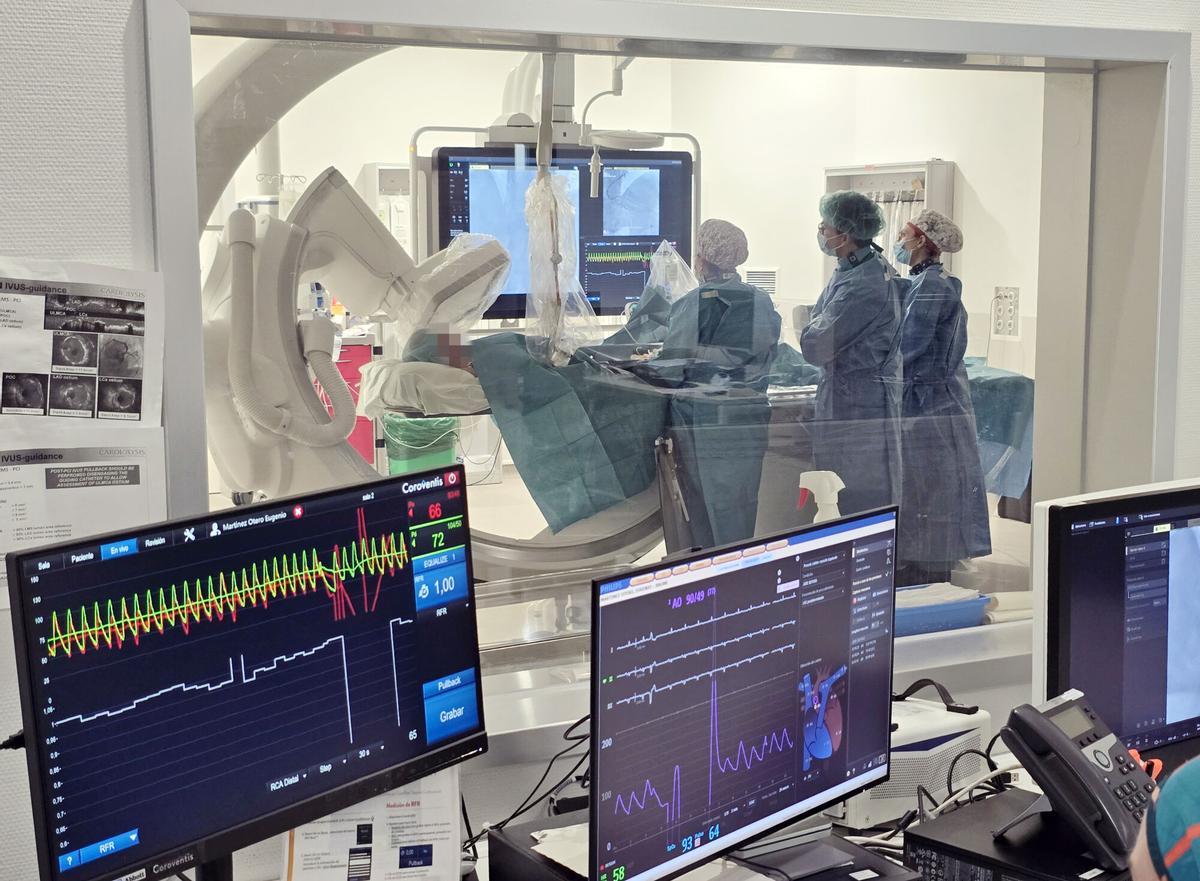 Una operación en el Hospital Álvaro Cunqueiro.