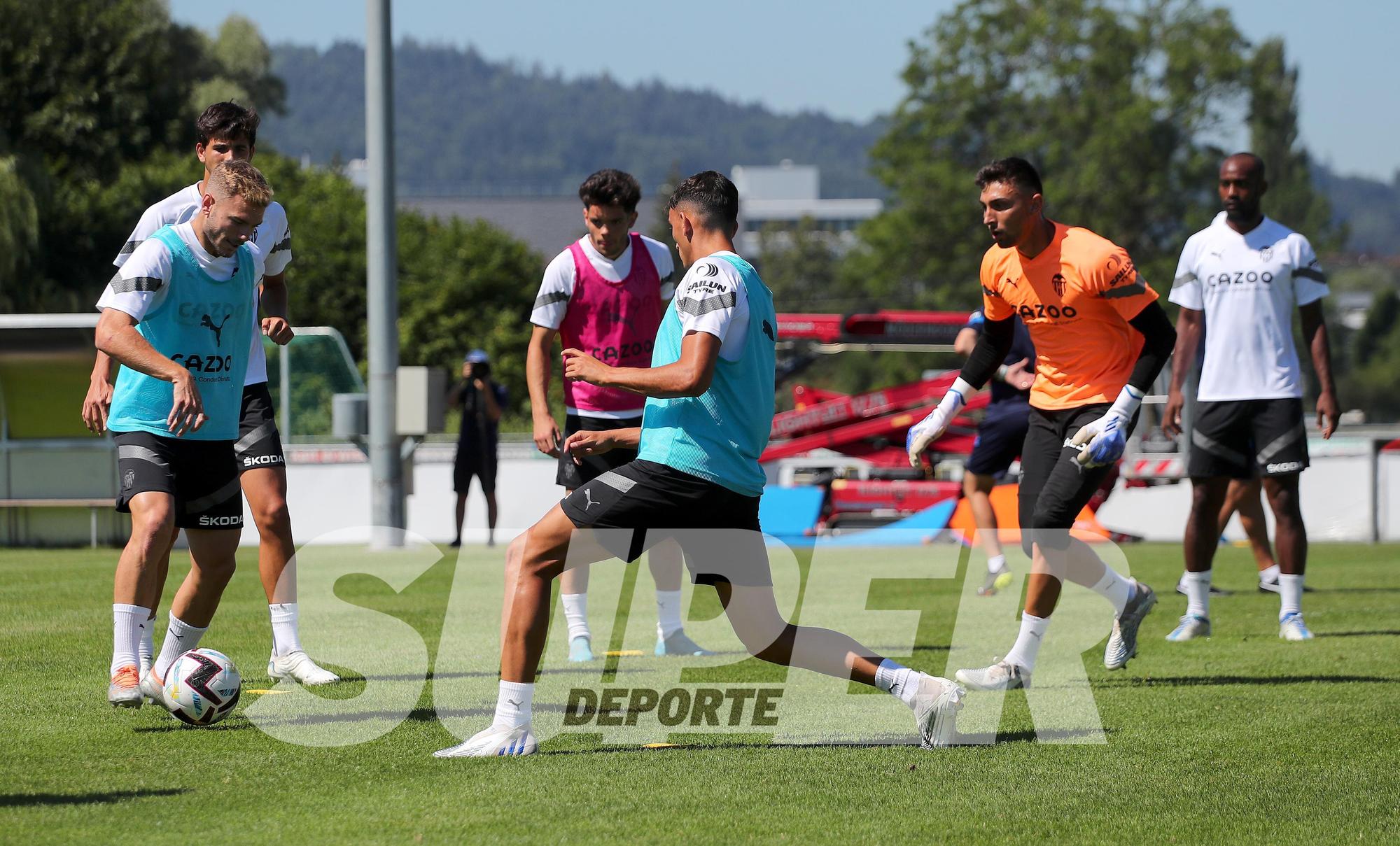 Asúi ha sido el entrenaiento del Valencia CF hoy en Suiza