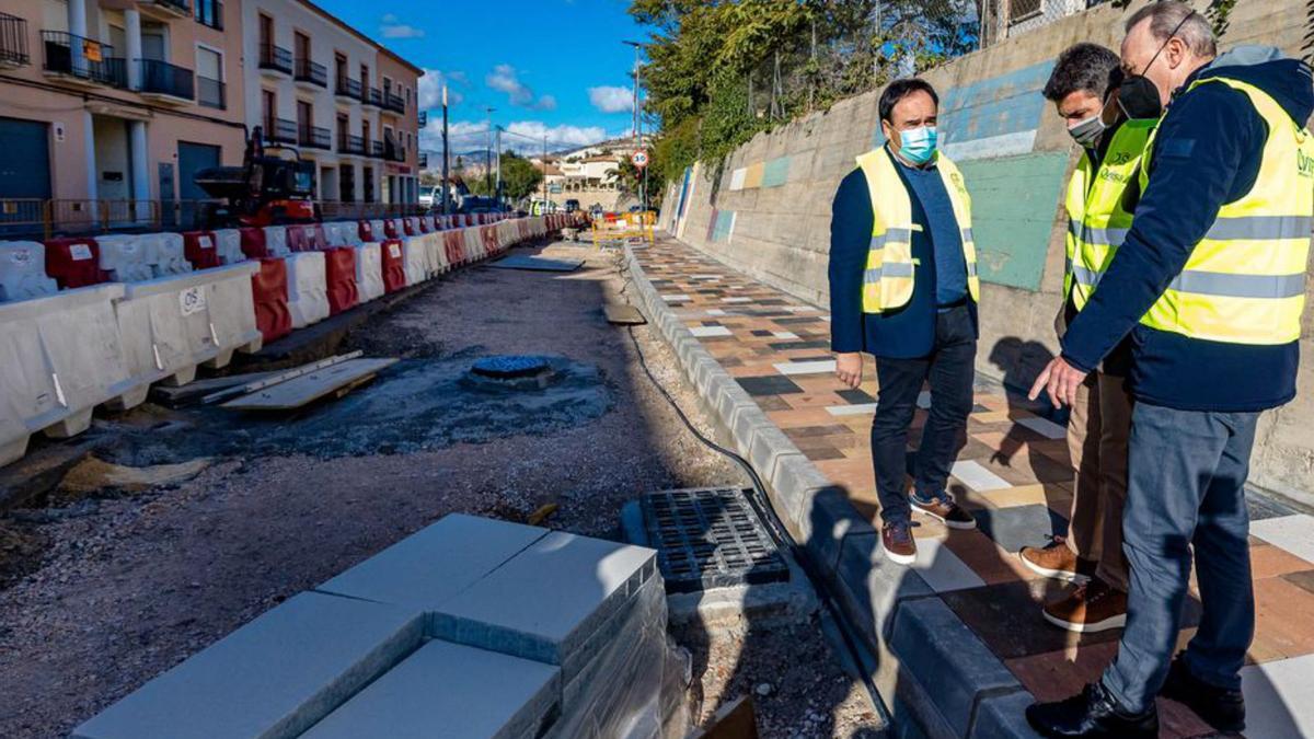 El alcalde y el presidente de la Diputación en Finestrat. | DAVID REVENGA