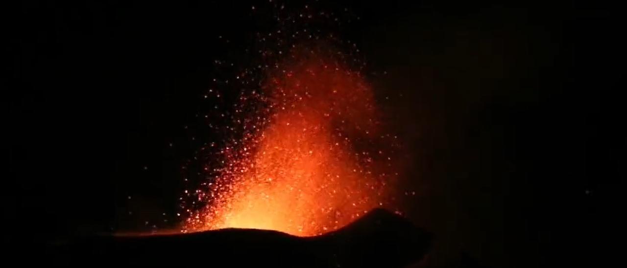 Erupción del volcán de La Palma desde El Paso