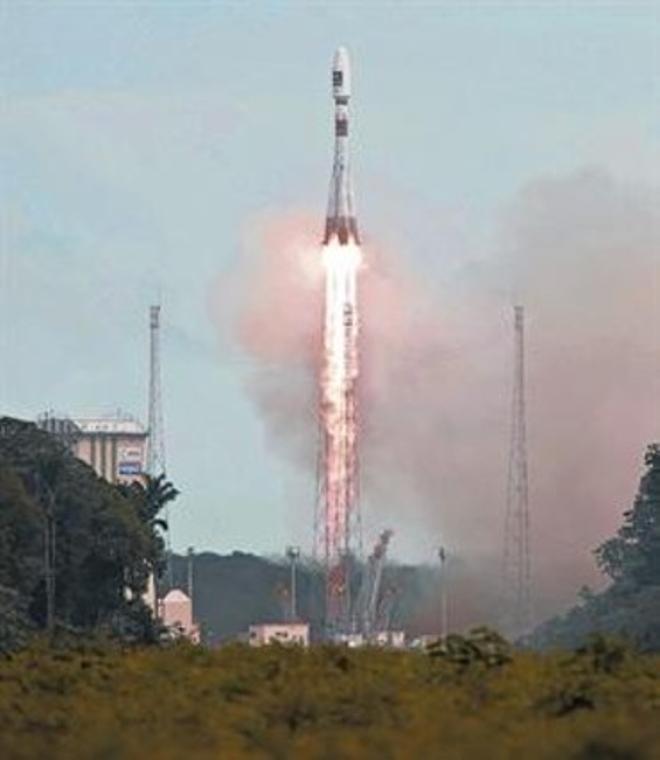 El cohete Soyuz despega de Kurú, en la Guayana francesa.