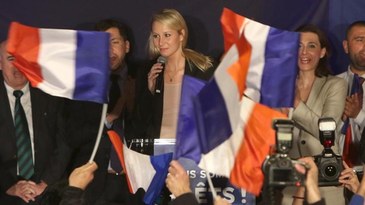 Marion Marechal Le Pen se dirige a sus seguidores tras el triunfo electoral, en Carpentras.