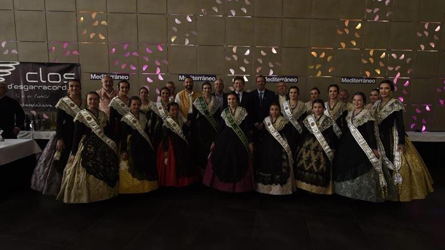 El president del Consell, Ximo Puig, junto a las reinas del 2019
