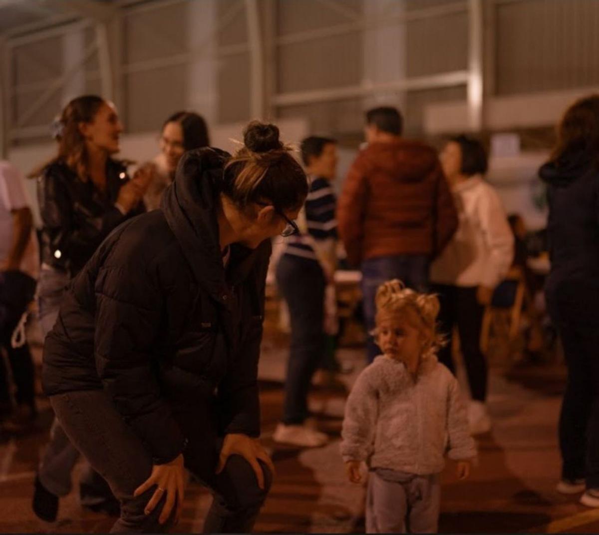 Pequenos e maiores desfrutando dos concertos na  festa.   | // M. NÚÑEZ