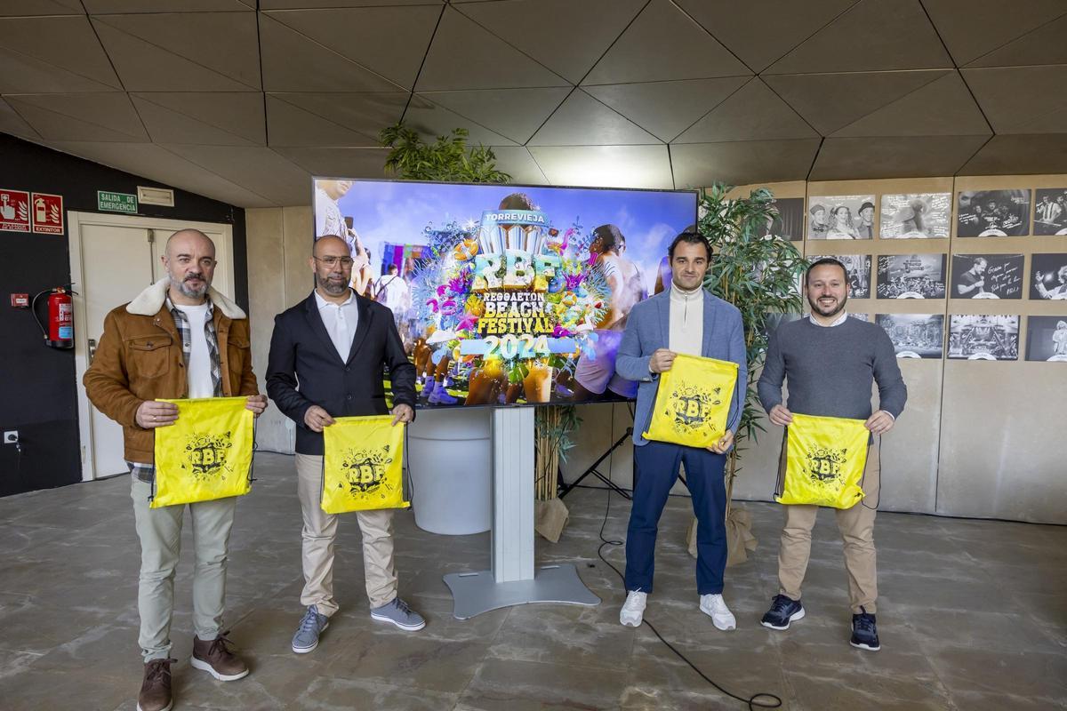 Presentación del RBF con el concejal de Cutura, Antonio Quesada, el representante del festiva, Raúl Rojas, el alcalde Eduardo Dolón y el concejal de Juventud, Domingo Paredes