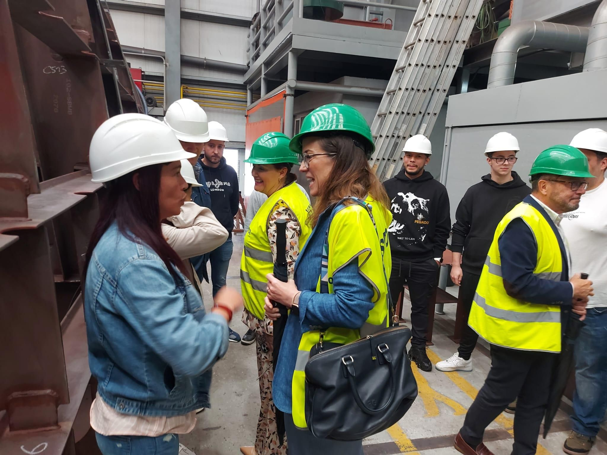 En imágenes: Así fue la entrega de títulos del curso de formación a la carta del Sepepa para Gondán