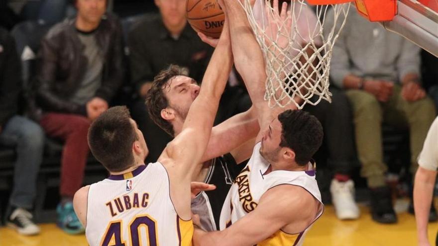 Los Spurs de Gasol amargan la llegada de Magic a los Lakers