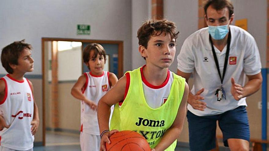 Baloncesto en el Caxton College