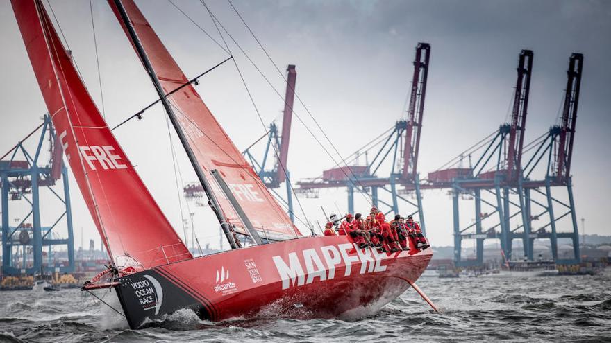 El Mapfre, durante la última etapa de la Volvo.