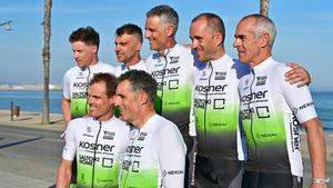 Indurain, junto a algunos de sus compañeros del equipo Kosner - Saltoki Home