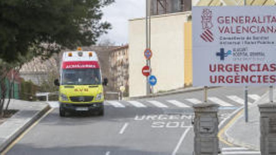 Acceso a Urgencias del Hospital General de Alicante.