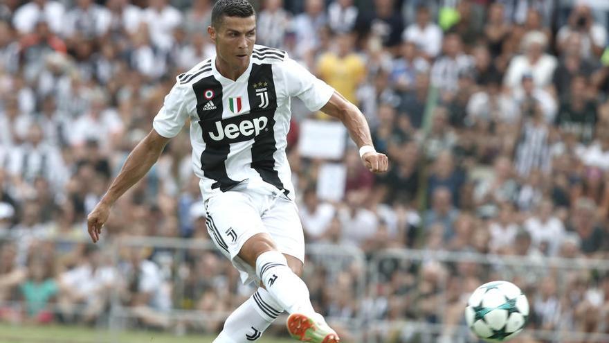 Cristiano Ronaldo marca su primer gol como jugador de la Juventus de Turín