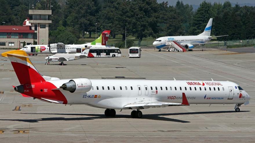 Un avión de Air Nostrum como el que volará a Canarias desde Vigo.