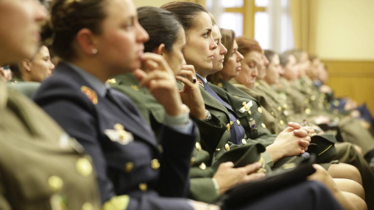 Las mujeres en las Fuerzas Armadas europeas siguen siendo minoría.