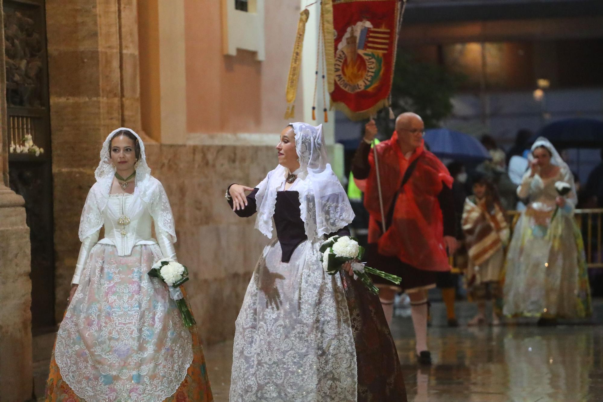 Búscate en el primer día de ofrenda por la calle de la Paz (entre las 19:00 a las 20:00 horas)