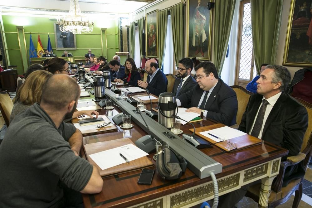 Pleno sobre la memoria histórica en el Ayuntamiento de Oviedo