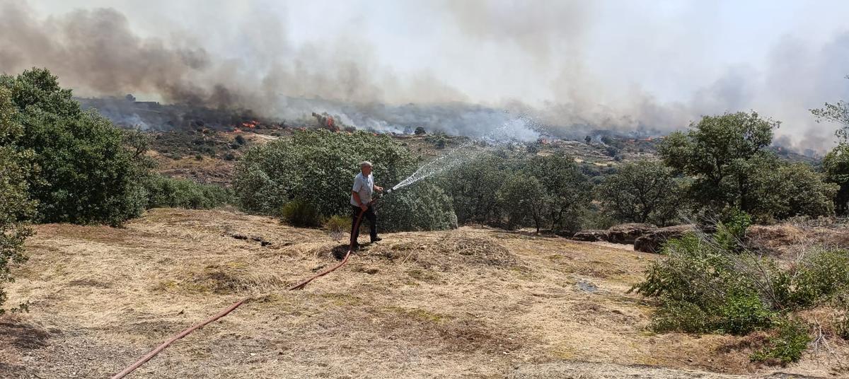 GALERÍA | La residencia de Fermoselle, desalojada por el incendio