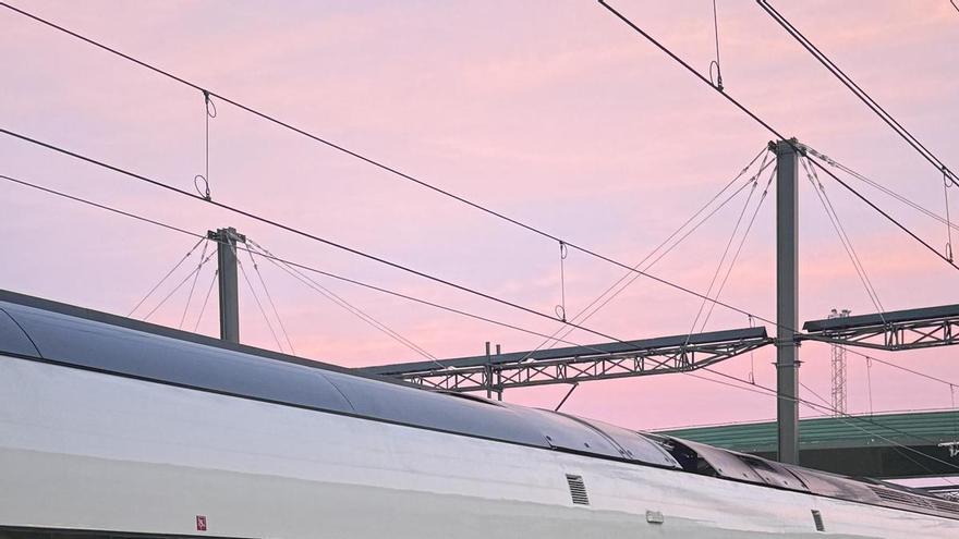 Adif renovará cinco estaciones del tren Mérida-Sevilla: 6,6 millones para dejar atrás viejas carencias