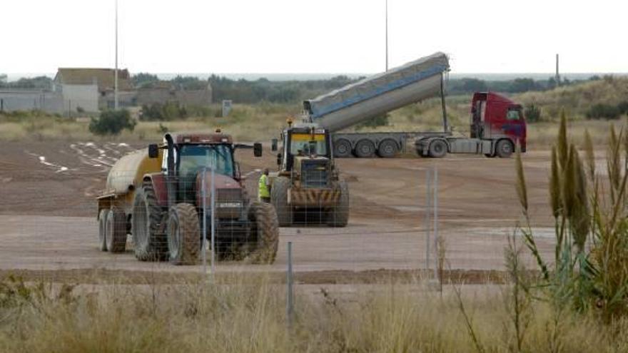 Obras en la parcela de Mercadona de Parc Sagunt.