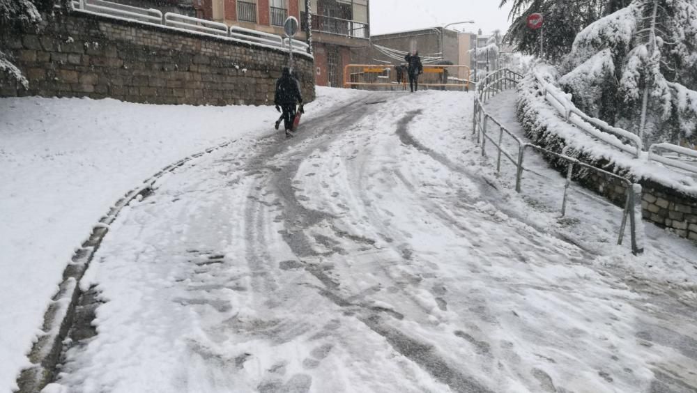 La neu arriba a Manresa