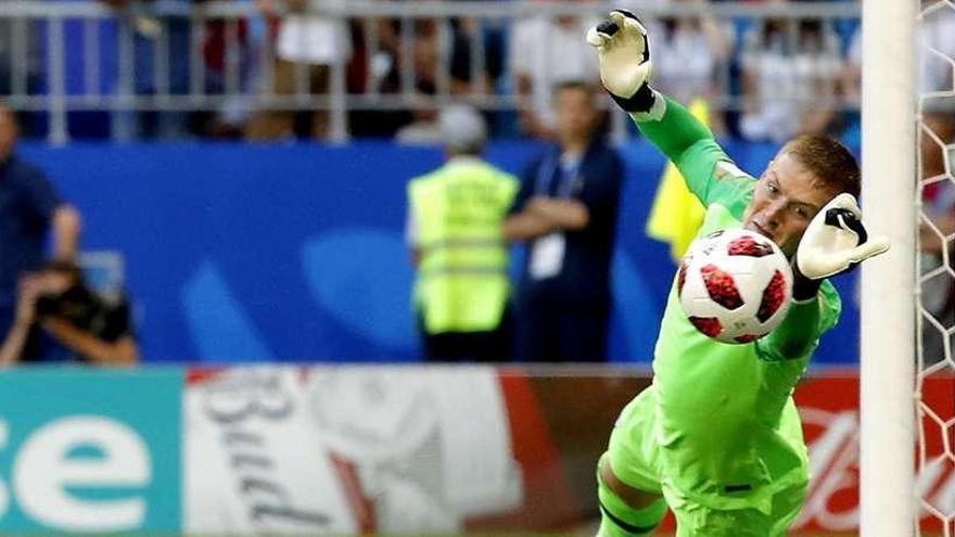 Pickford realiza una intervención de mérito para colocar a Inglaterra en las semifinales de la Copa del Mundo.