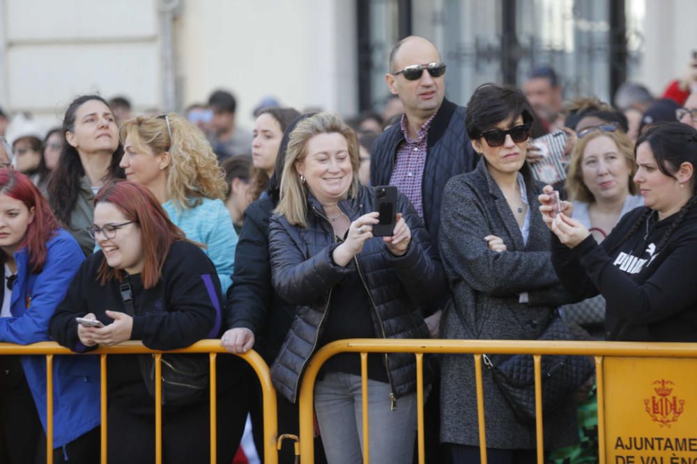 Búscate en el público de la mascletà del 1 de marzo