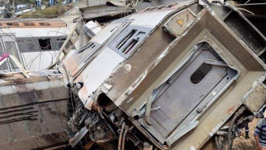 Al menos 6 muertos y 86 heridos al descarrilar un tren de pasajeros en Marruecos