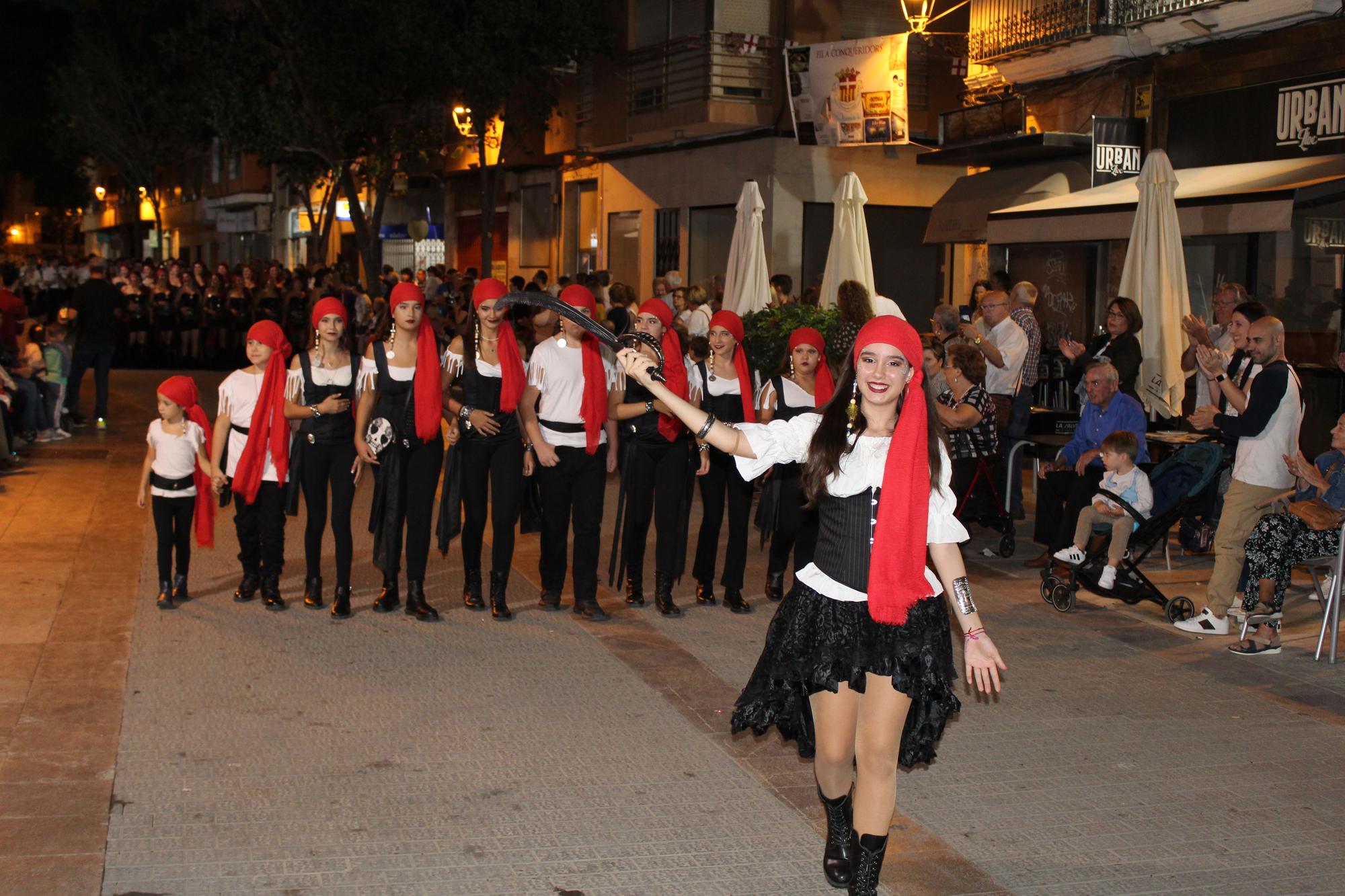 Los Moros y Cristianos conquistan la Vila de Alzira