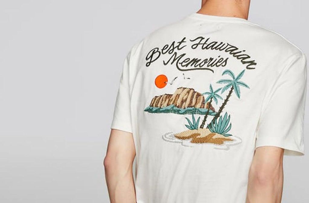 Camiseta con detalle en la espalda