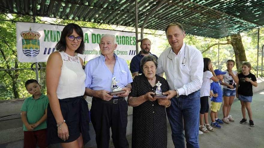 Sermira Facorro y Adolfo José Gómez son los galardonados de mayor edad de Cruces. // Bernabé/Javier Lalín