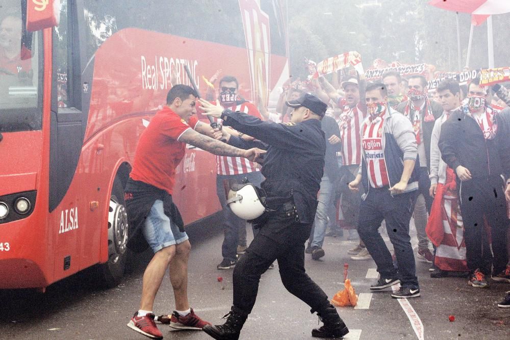 Incidentes antes del derbi entre Real Sporting y Real Oviedo