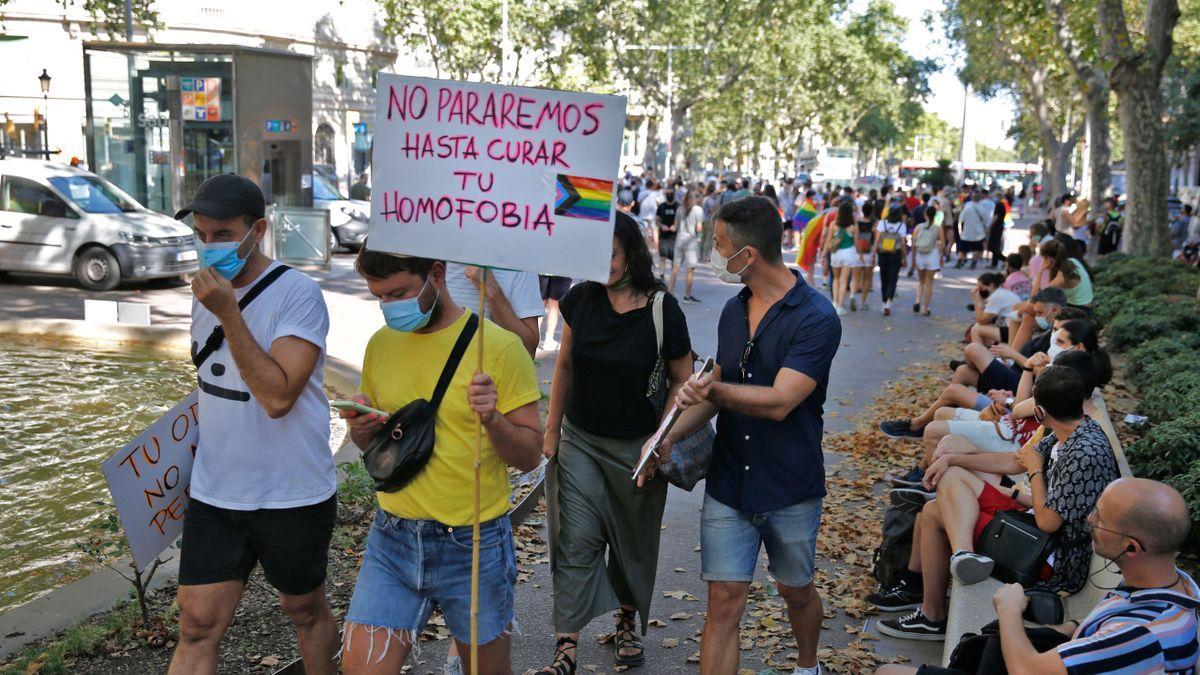 Concentración contra las agresiones LGTBIfóbicas.