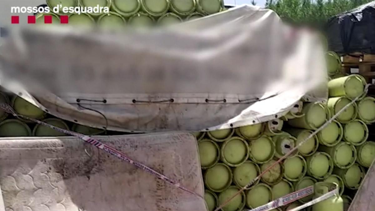 Localizadas cerca de 3.000 bombonas de butano en Montcada i Reixac