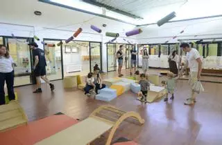 Más de 300 niños inician el curso en las siete escuelas infantiles de la red autonómica en Deza y Tabeirós