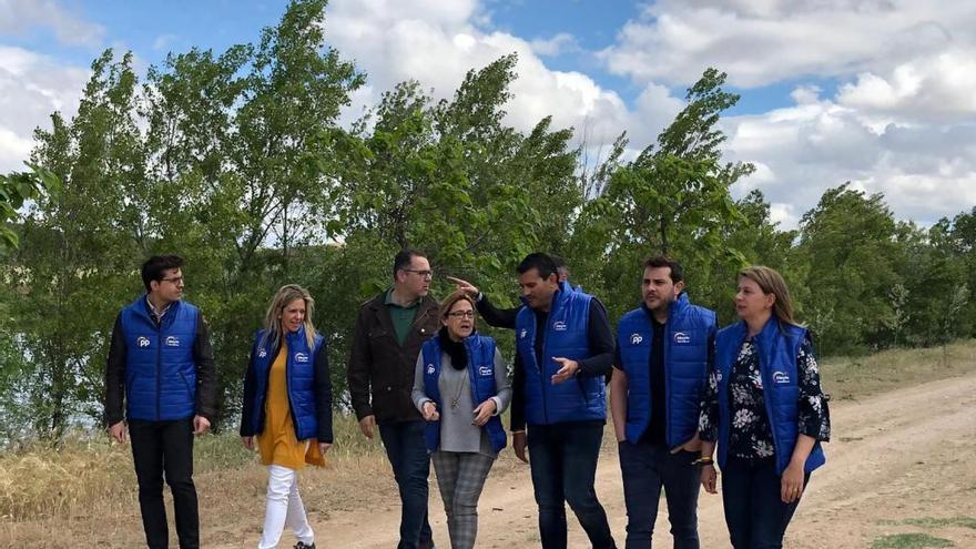 Miembros del Grupo Municipal del Partido Popular durante un acto de campaña.