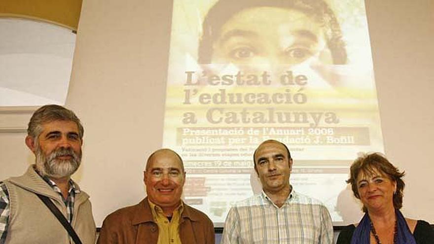 El vicepresident de SER.GI, Albert Quintana, Ferran Ferrer, Carles Serra i Anna Jolonch, de la Fundació Bofill.