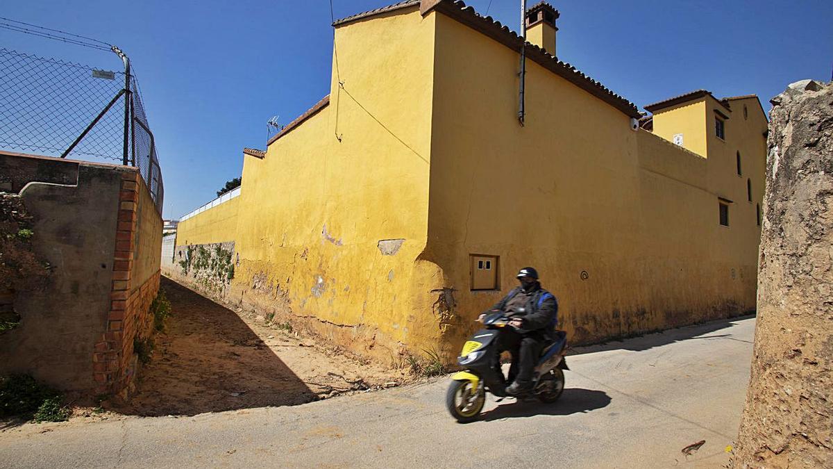 Tramo final del Barranc Fosc en el que se levantará el muro de regulación. | PERALES IBORRA