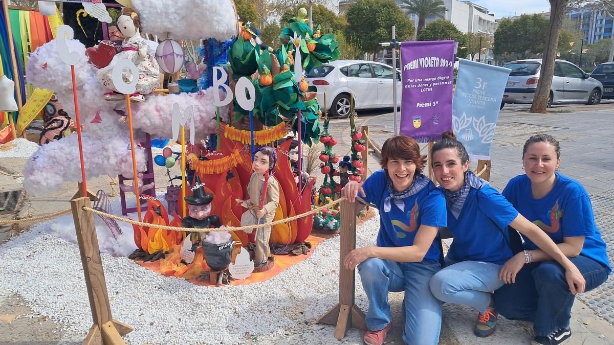 Mariajo Bárcenas, Margit Sanz y Eva Ruiz, las artistas de la falla infantil de Torrent.