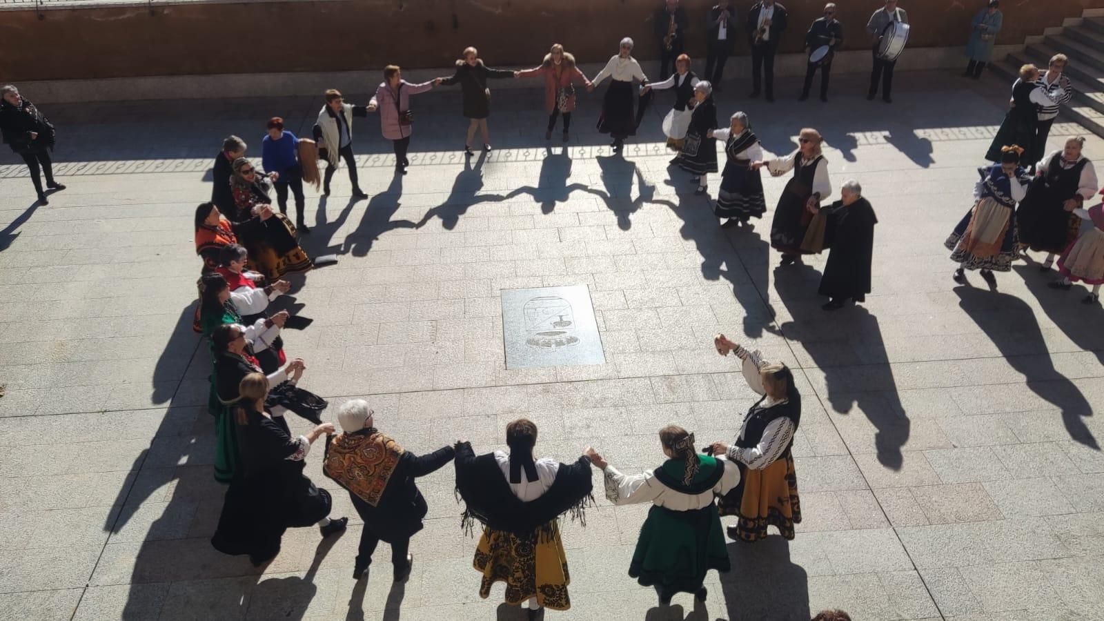 Fiesta de las Águedas en Santa Cristina de la Polvorosa.