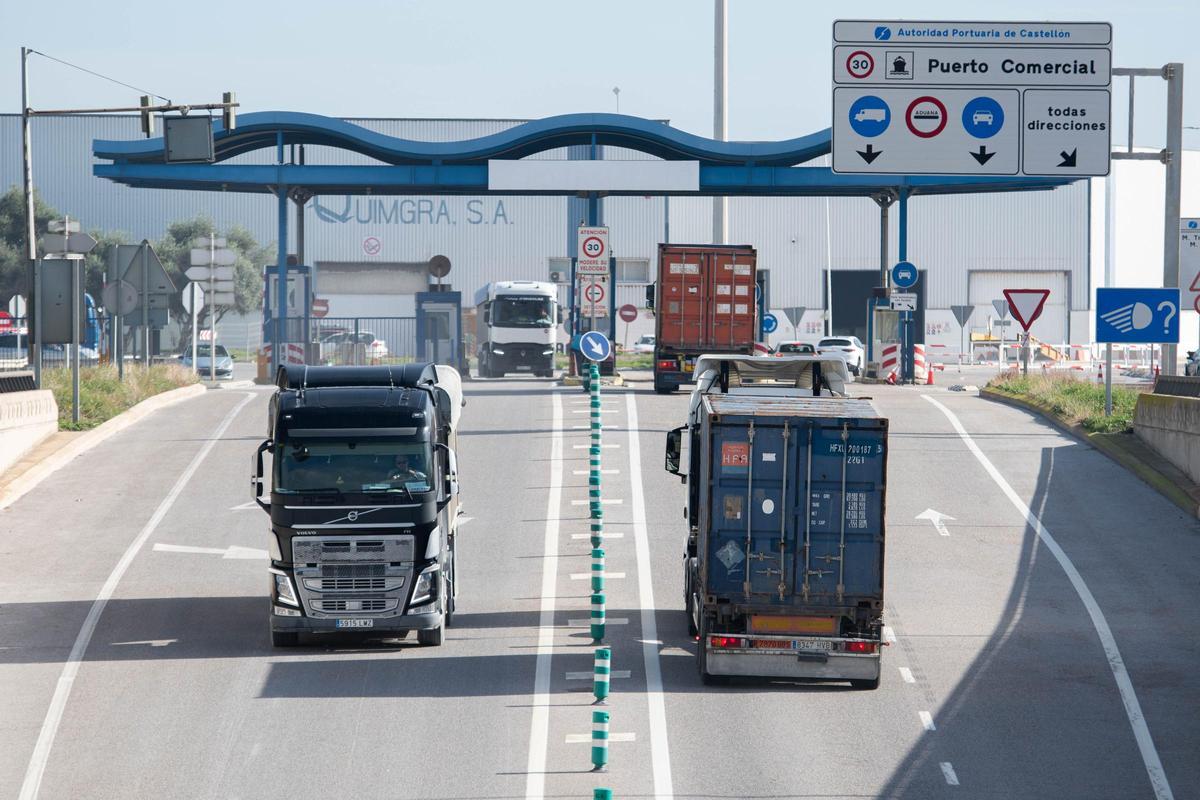 Camiones en los accesos al Puerto de Castelló, en una imagen reciente.