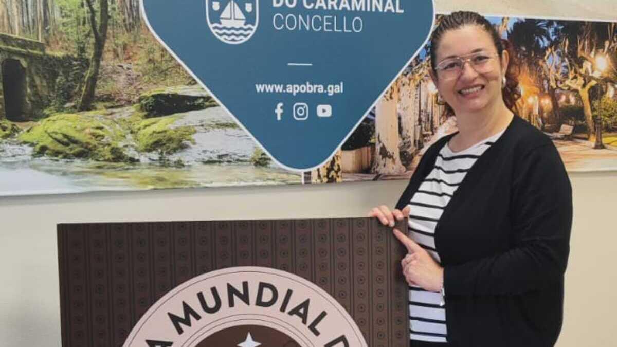Patricia Lojo na presentación do Día Mundial da Poesía na Pobra